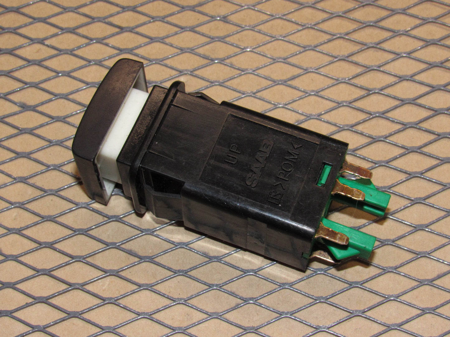 99 00 01 02 03 04 05 Saab 9-5 OEM Front Fog Light Lamp Switch