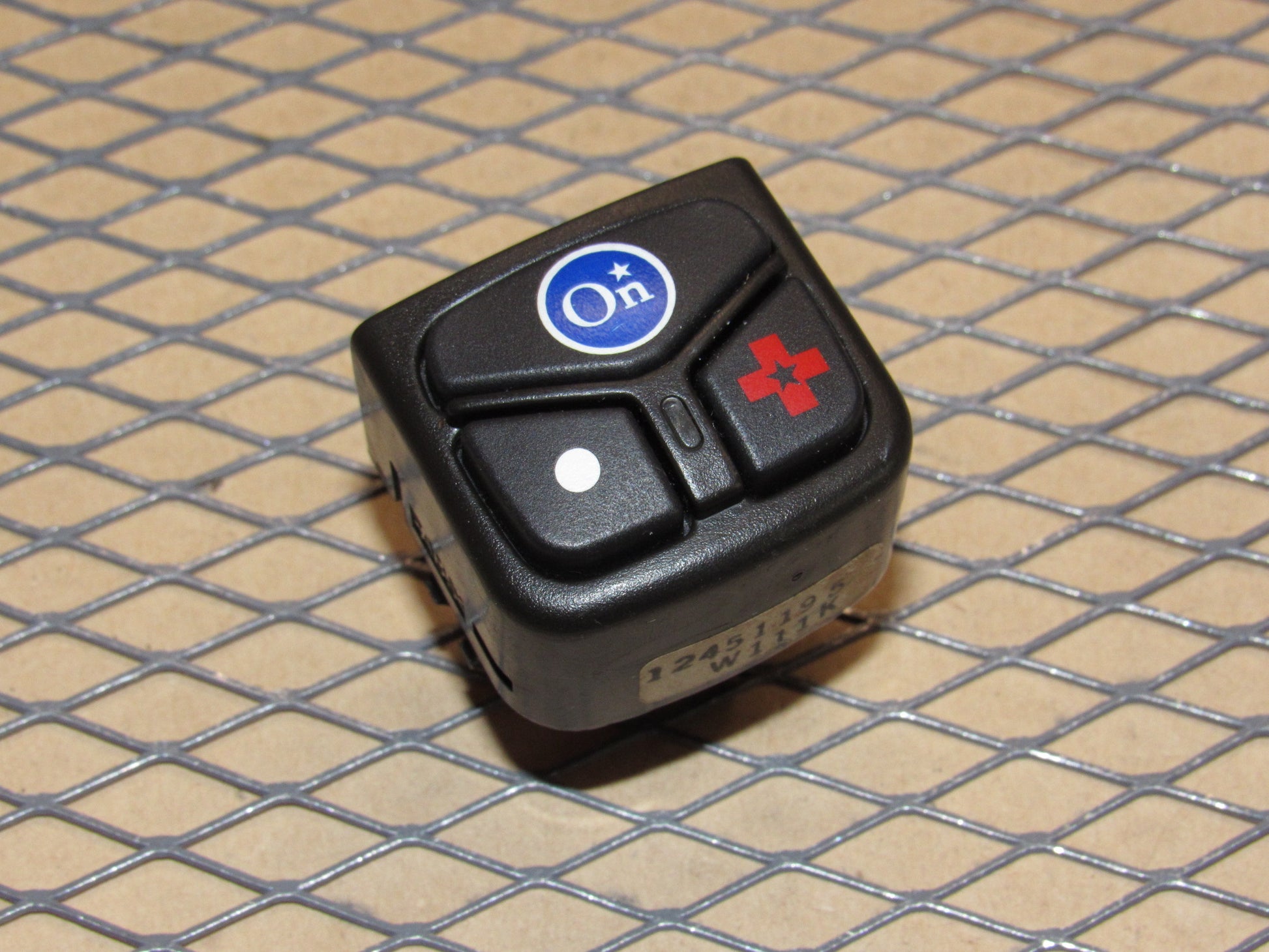 99 00 01 02 03 04 05 Saab 9-5 OEM OnStar Switch