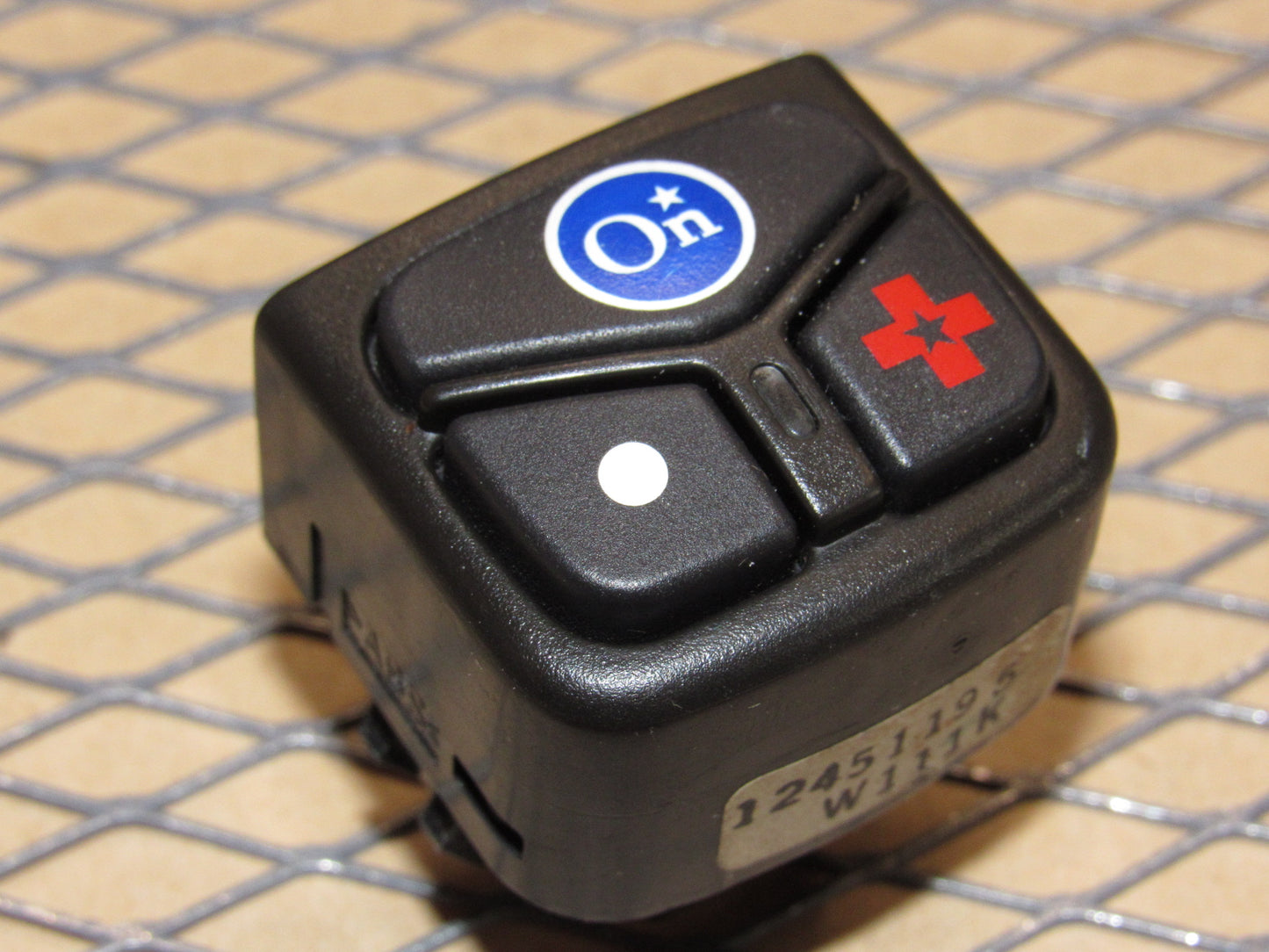 99 00 01 02 03 04 05 Saab 9-5 OEM OnStar Switch