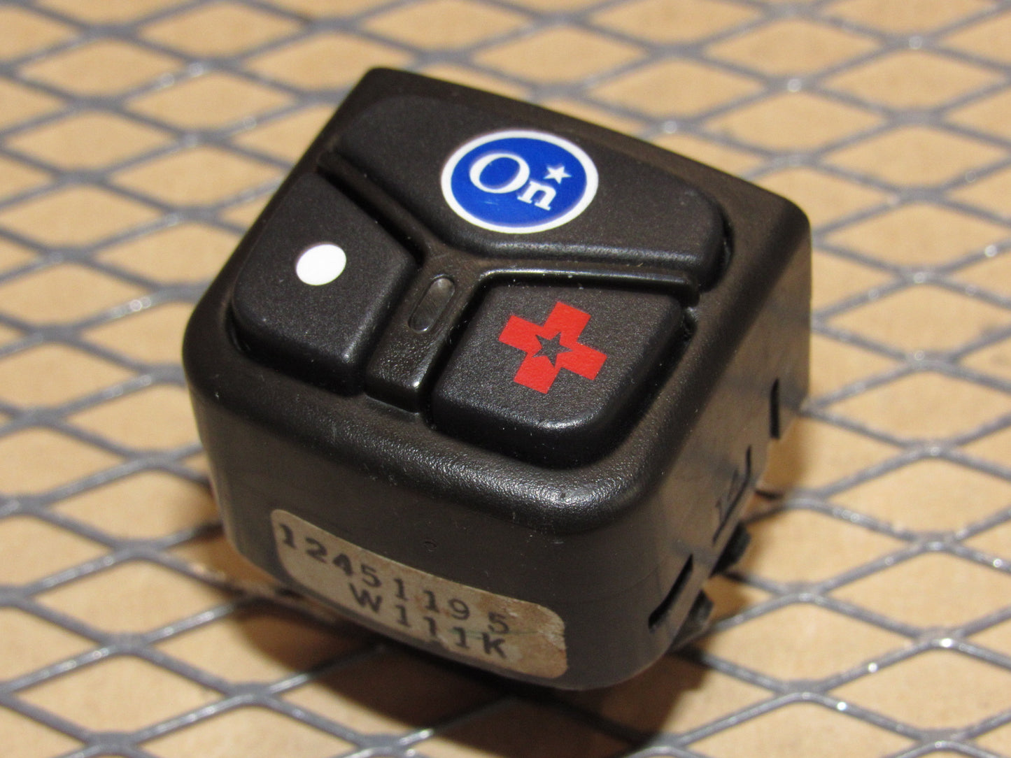 99 00 01 02 03 04 05 Saab 9-5 OEM OnStar Switch