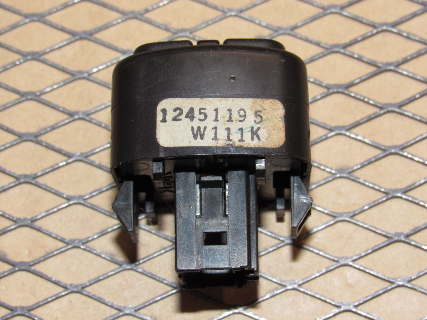 99 00 01 02 03 04 05 Saab 9-5 OEM OnStar Switch