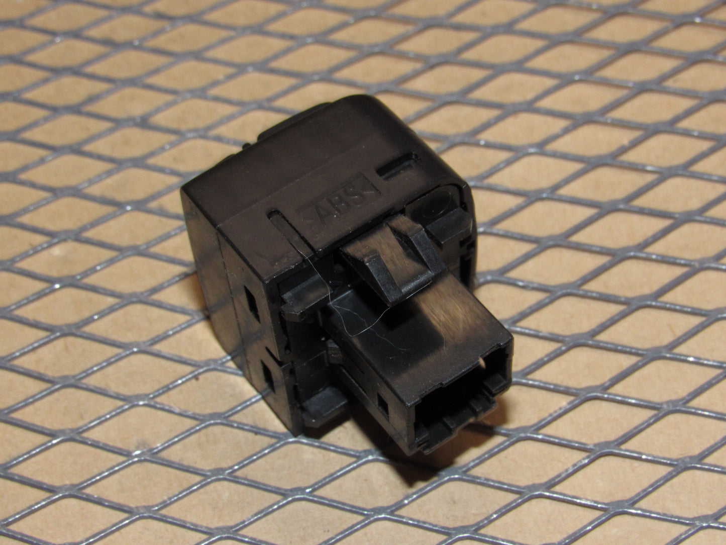 99 00 01 02 03 04 05 Saab 9-5 OEM OnStar Switch