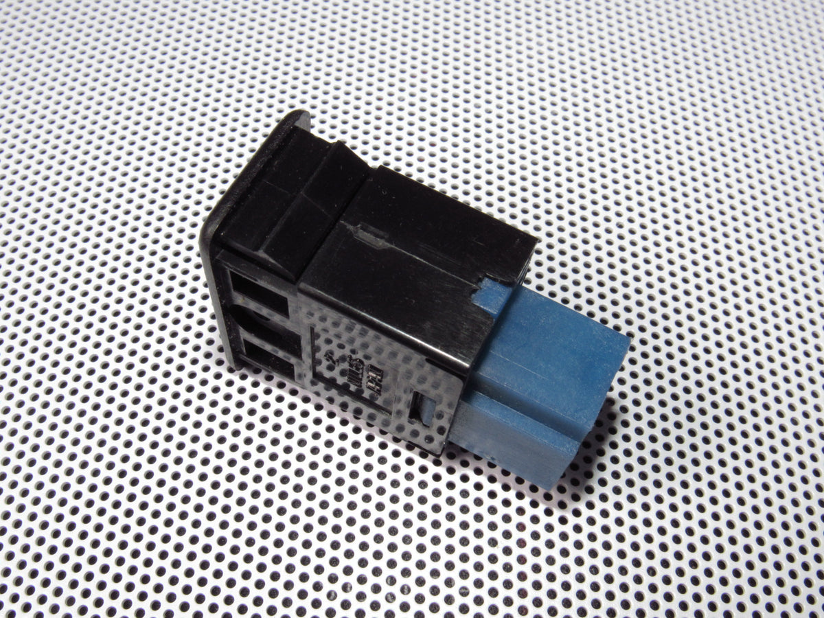 96-04 Nissan Pathfinder OEM Front Heated Seat Switch - Left