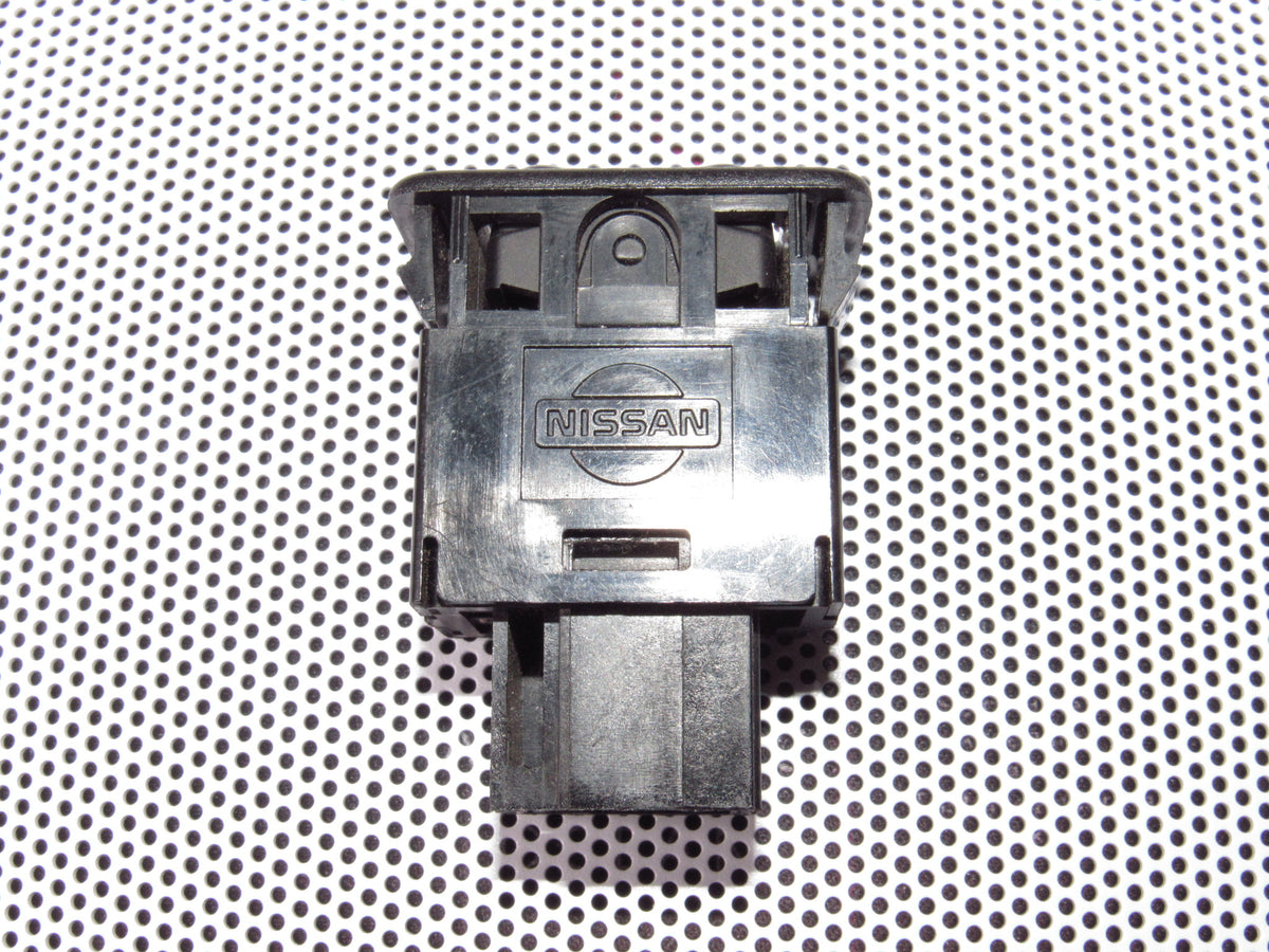 96-04 Nissan Pathfinder OEM Front Heated Seat Switch - Right
