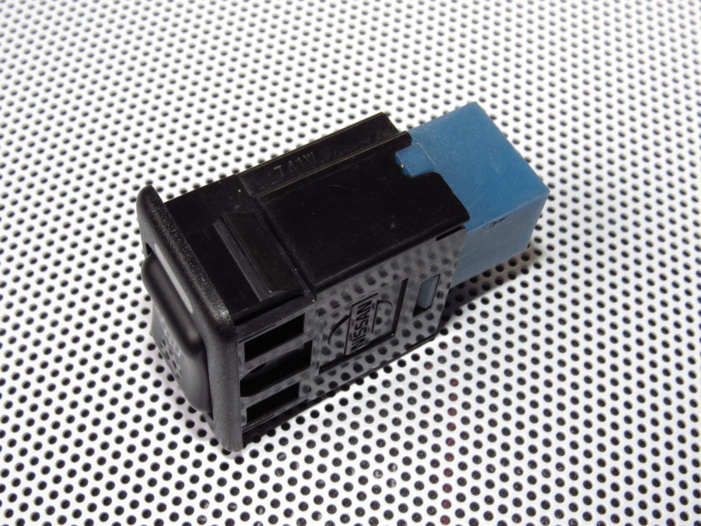 94-95 Nissan Pathfinder OEM Front Heated Seat Switch - Left