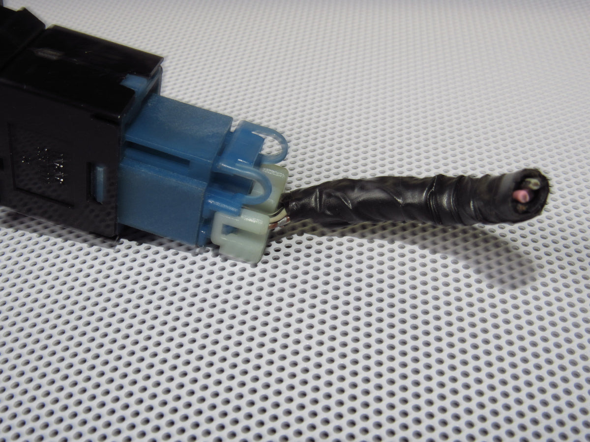 94-95 Nissan Pathfinder OEM Front Heated Seat Switch Pigtail Harness Connector - Left