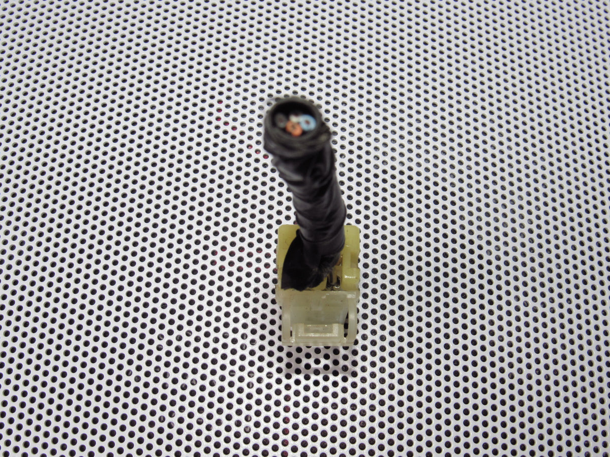 94-95 Nissan Pathfinder OEM Front Heated Seat Switch Pigtail Harness Connector - Right