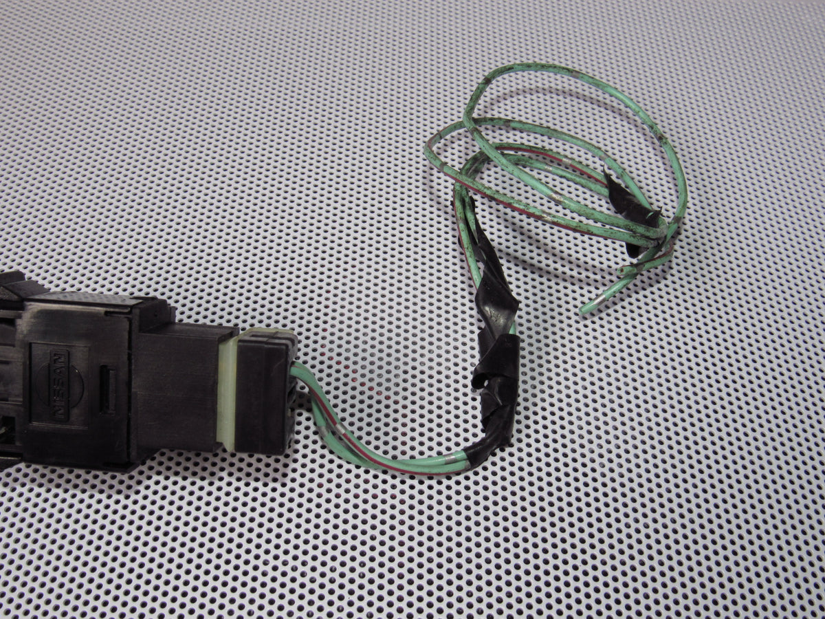 94-95 Nissan Pathfinder OEM Tailgate Trunk Door Release Switch Pigtail Harness Connector