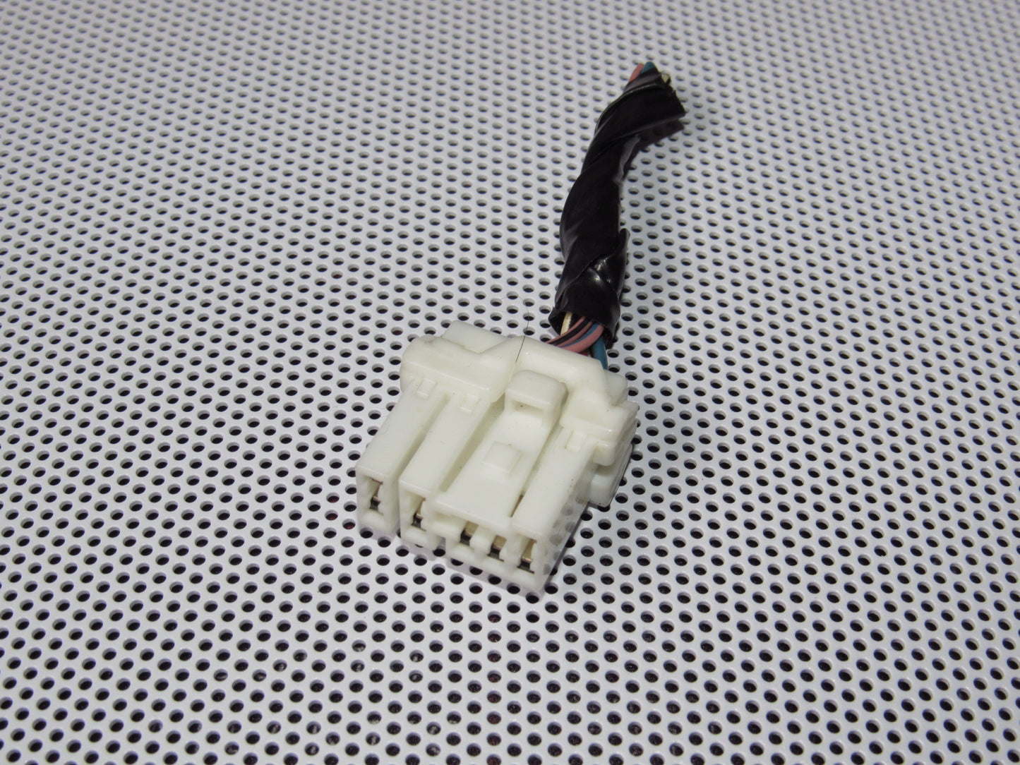 94-95 Nissan Pathfinder OEM Auto E-AT Power Switch Pigtail Harness Connector