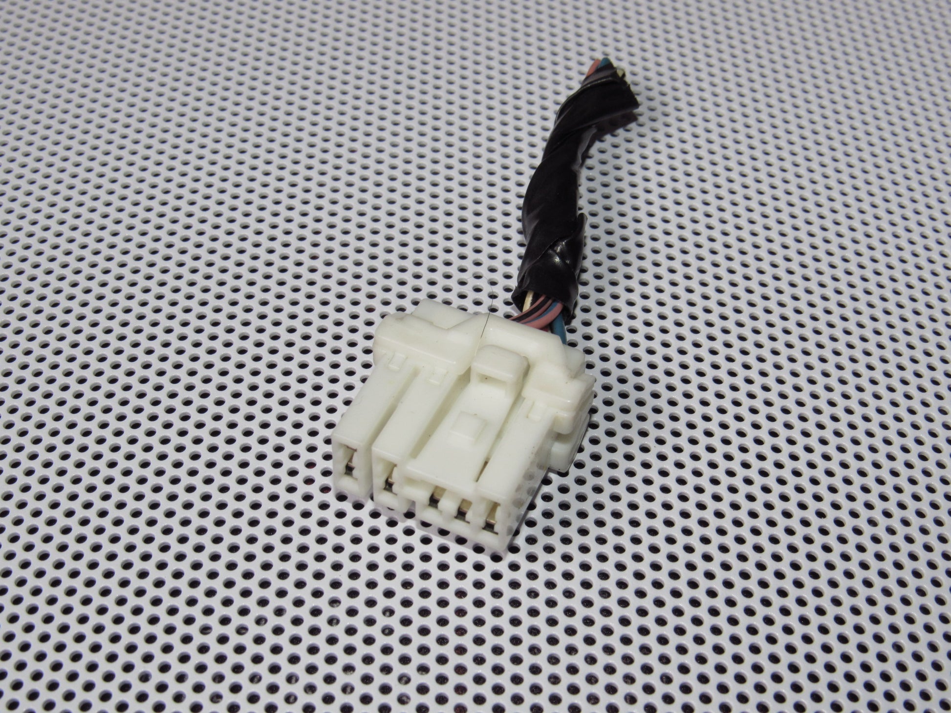 94-95 Nissan Pathfinder OEM Auto E-AT Power Switch Pigtail Harness Connector