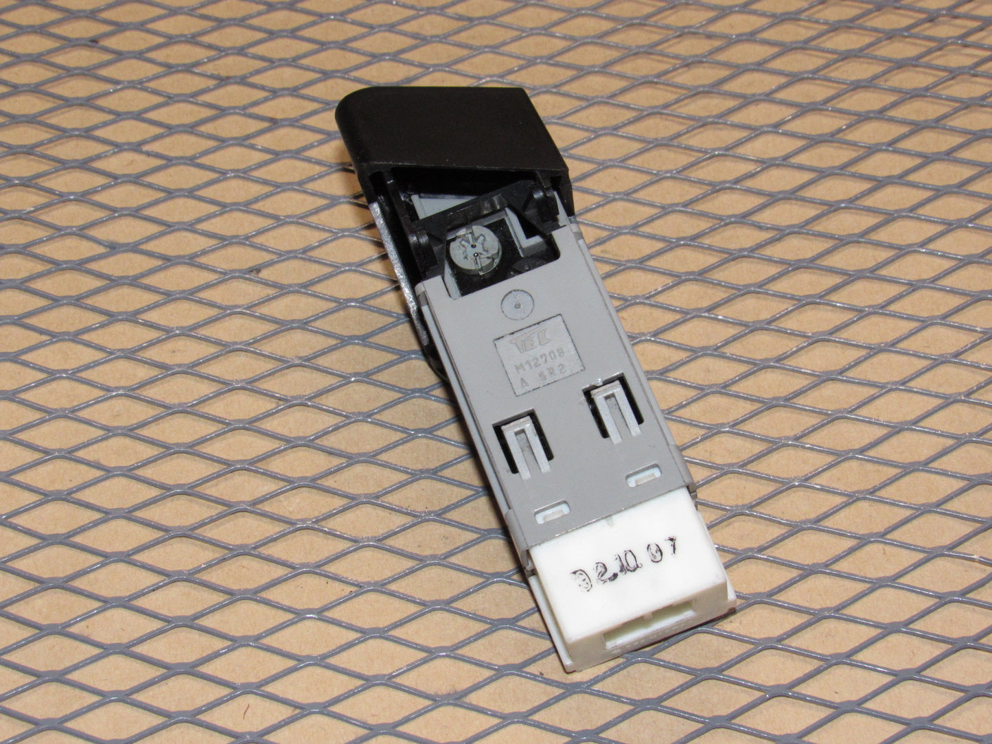 93 94 95 96 97 Honda Del Sol OEM Rear Defroster Switch