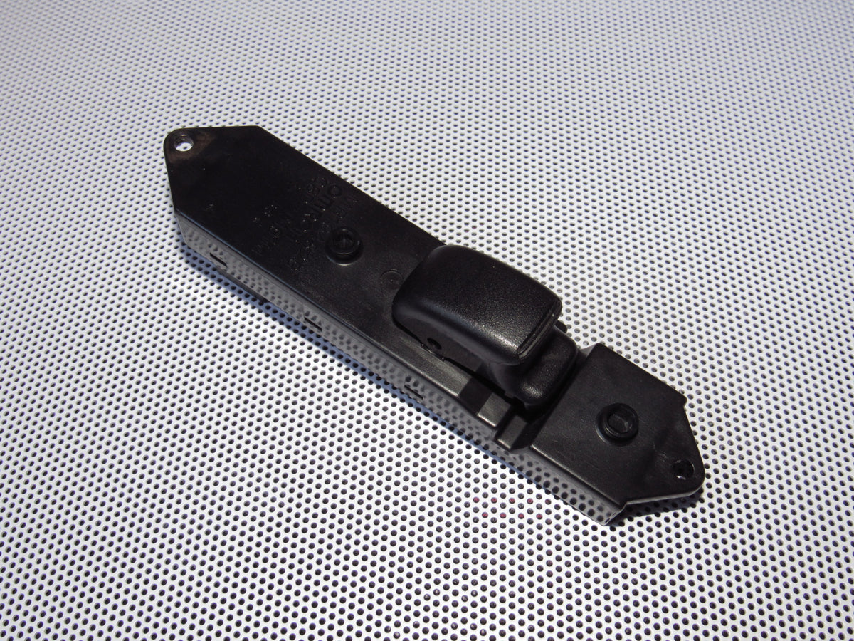 01-04 Mitsubishi Montero Sport OEM Rear Window Switch