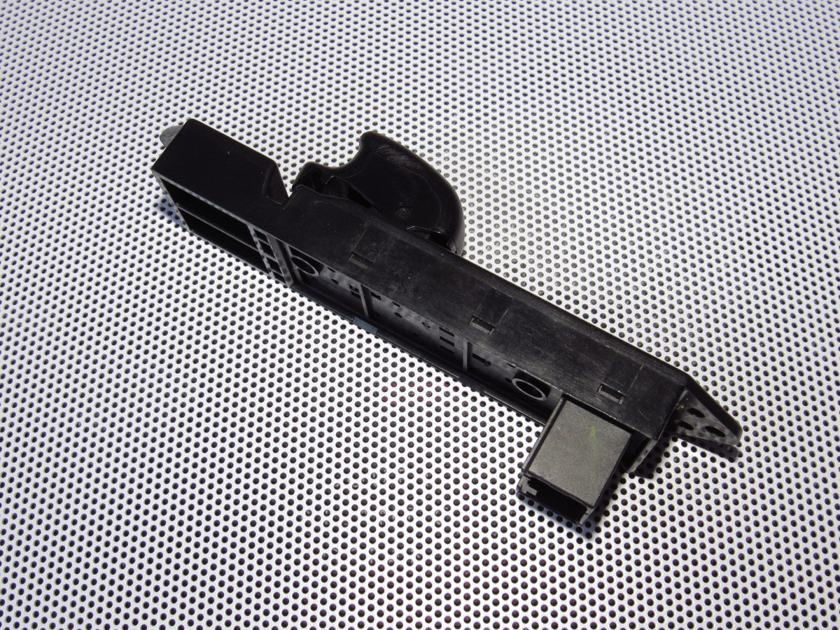 01-04 Mitsubishi Montero Sport OEM Rear Window Switch