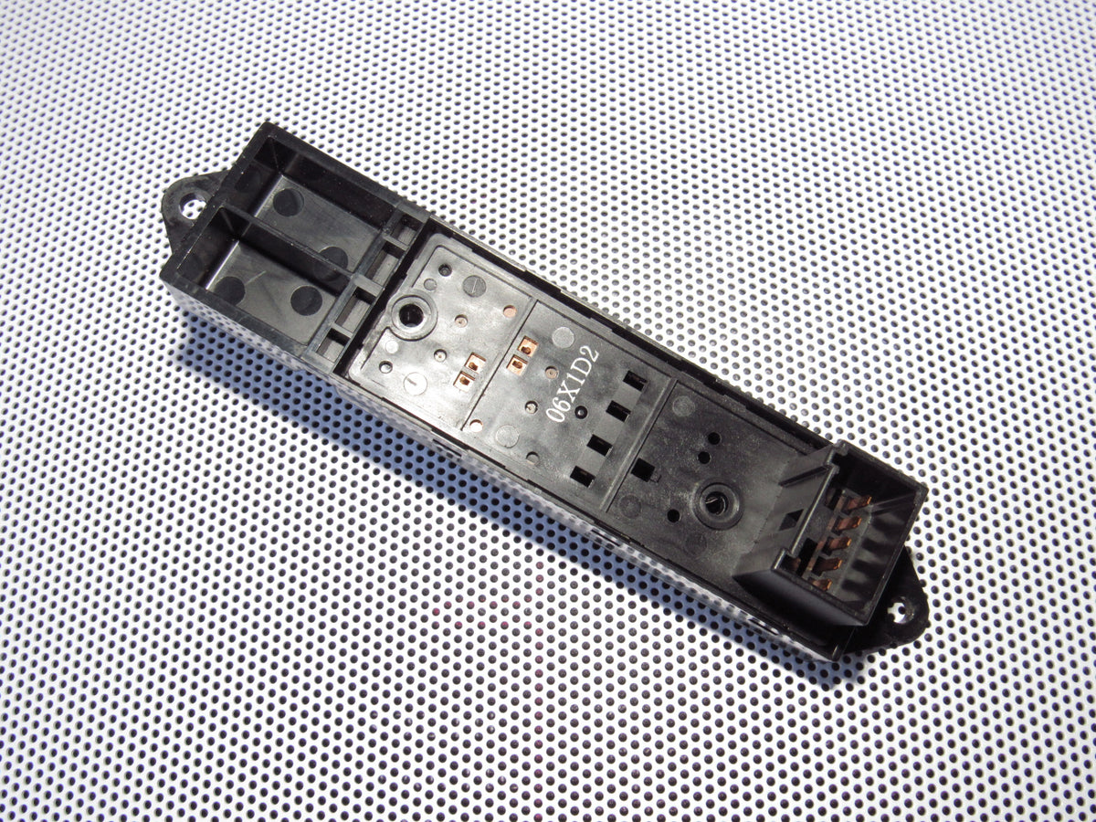 01-04 Mitsubishi Montero Sport OEM Rear Window Switch