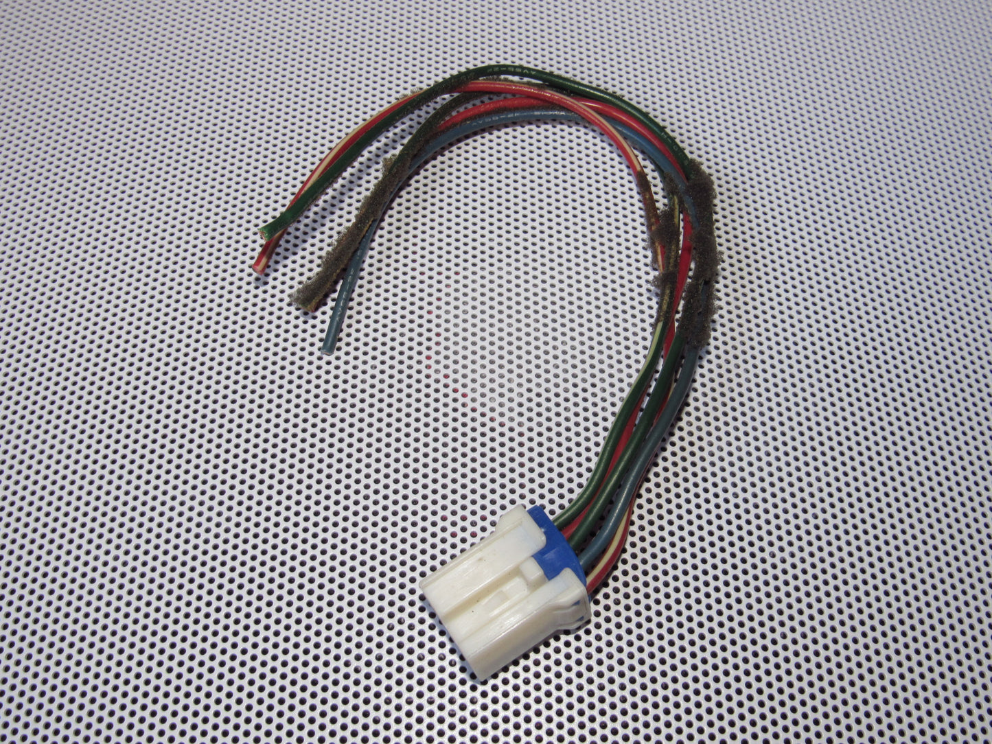 01-04 Mitsubishi Montero Sport OEM Rear Window Switch Pigtail Harness Connector