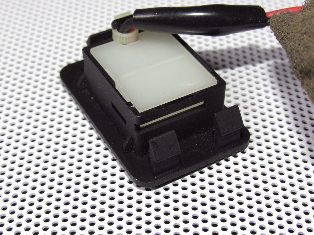 01-04 Mitsubishi Montero Sport OEM Anti Theft Security Light