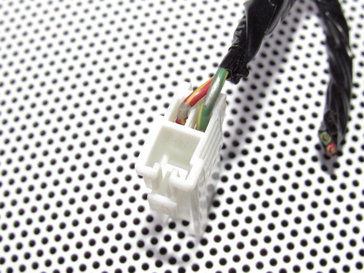 01-04 Mitsubishi Montero Sport OEM Anti Theft Security Light Pigtail Harness Connector