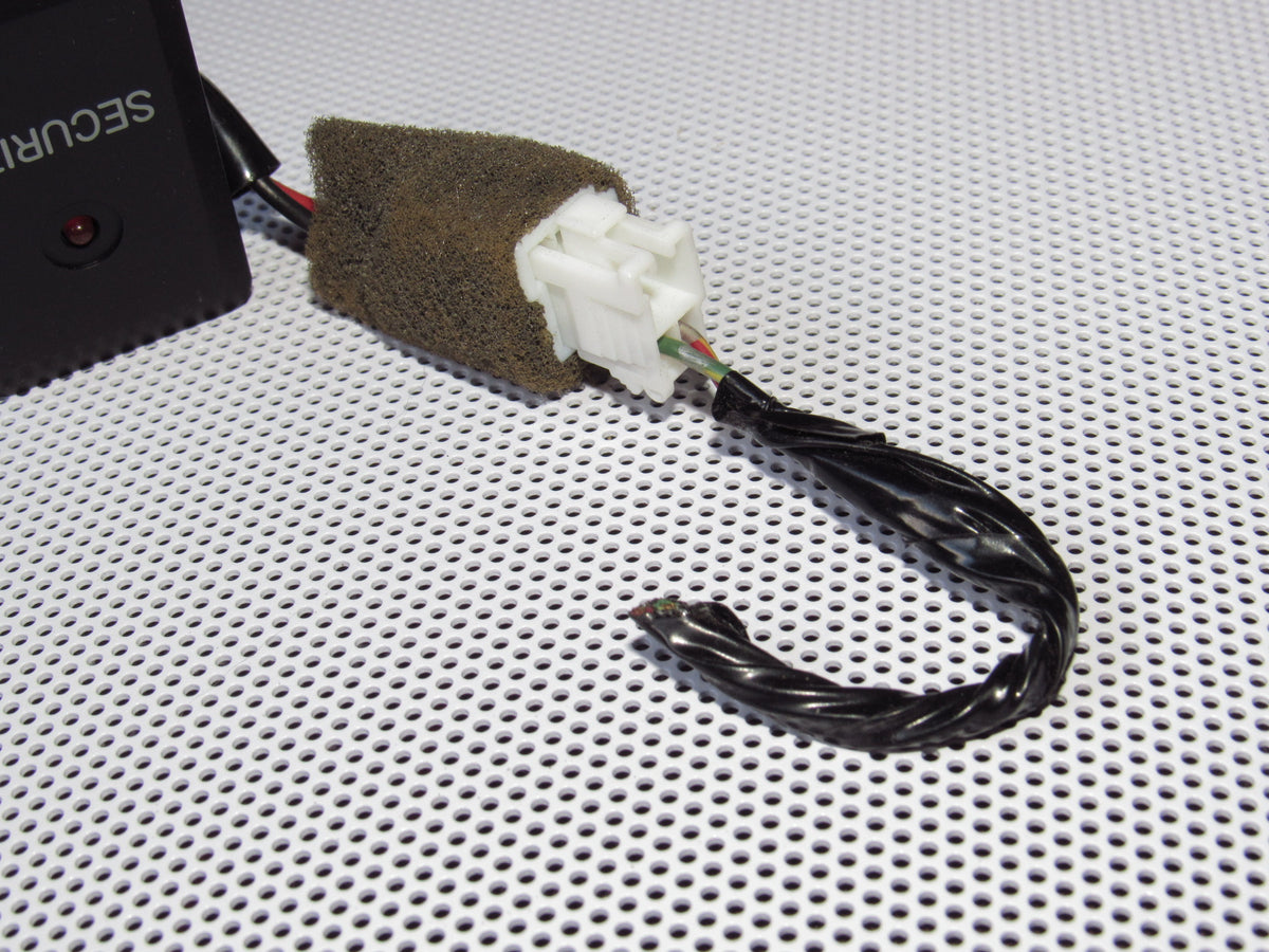 01-04 Mitsubishi Montero Sport OEM Anti Theft Security Light Pigtail Harness Connector