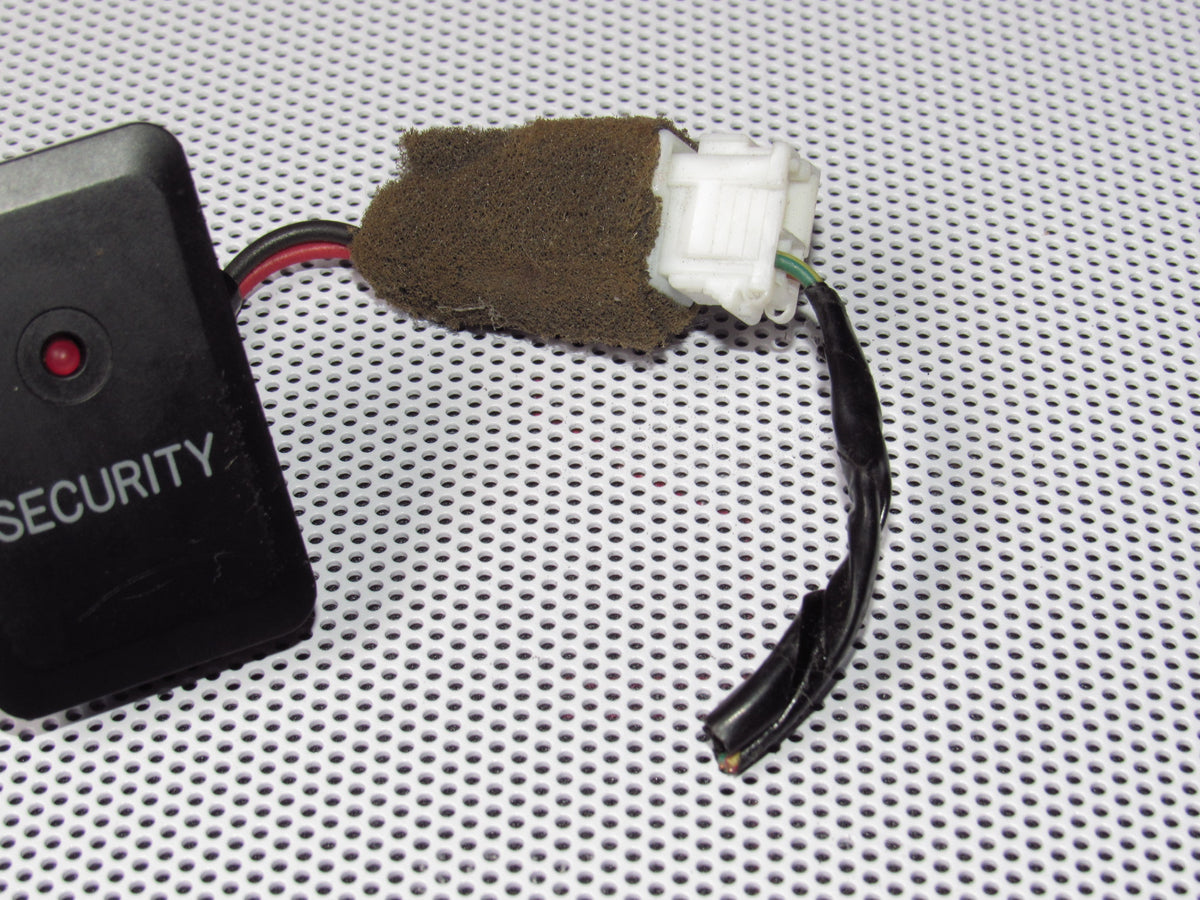 01-04 Mitsubishi Montero Sport OEM Anti Theft Security Light Pigtail Harness Connector