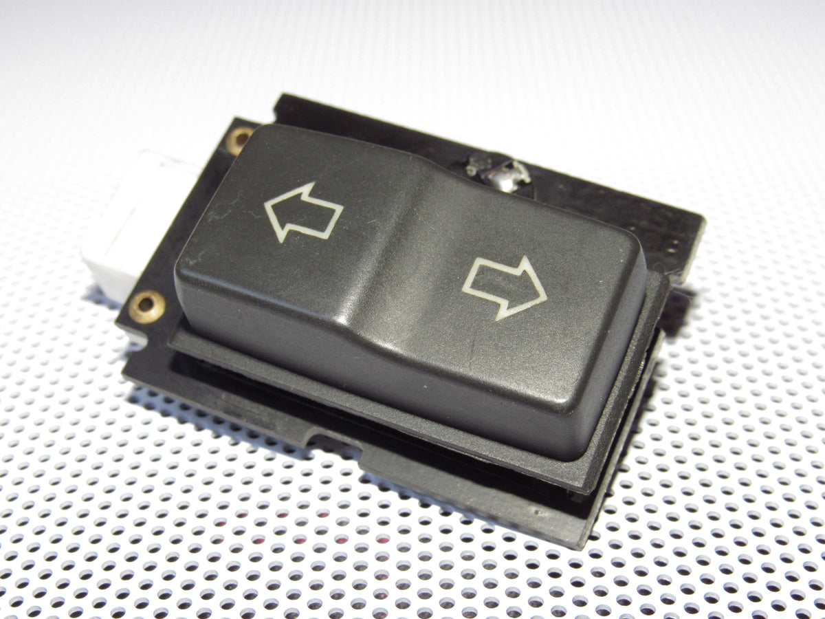99-02 Land Rover Range Rover OEM Rear Window Switch
