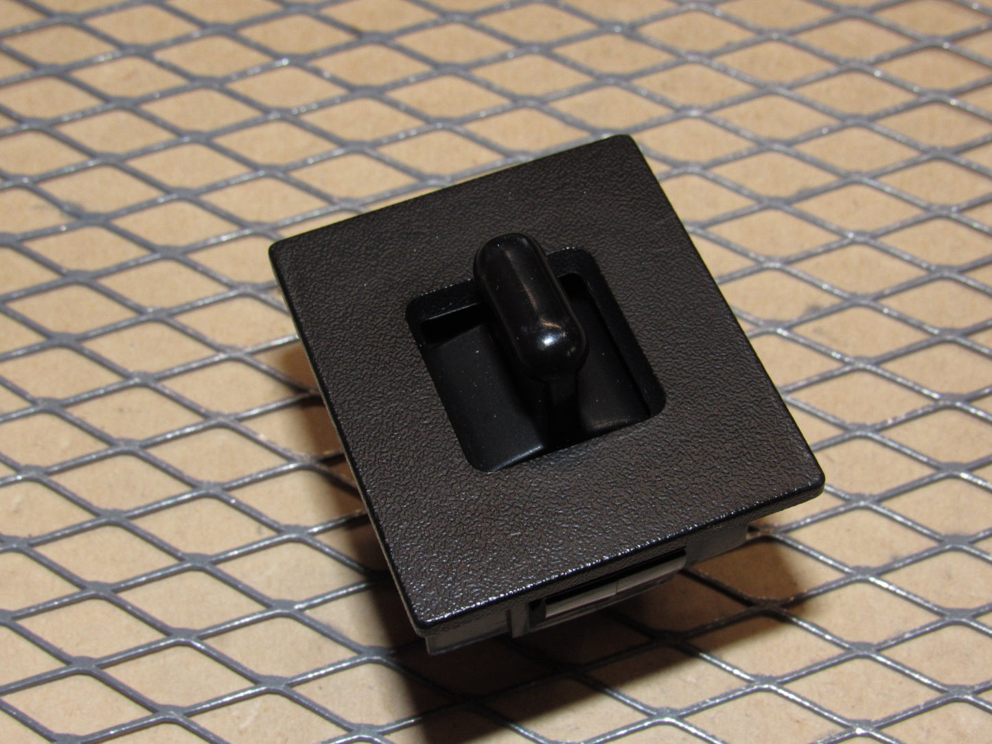 91 92 93 Chevrolet S10 OEM Rear Window Switch