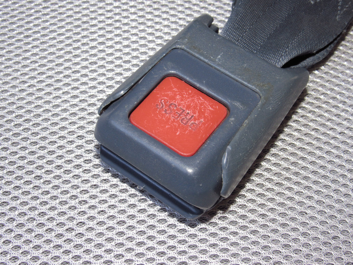 90-95 Nissan Pathfinder OEM Rear Seat Belt Buckle Receiver