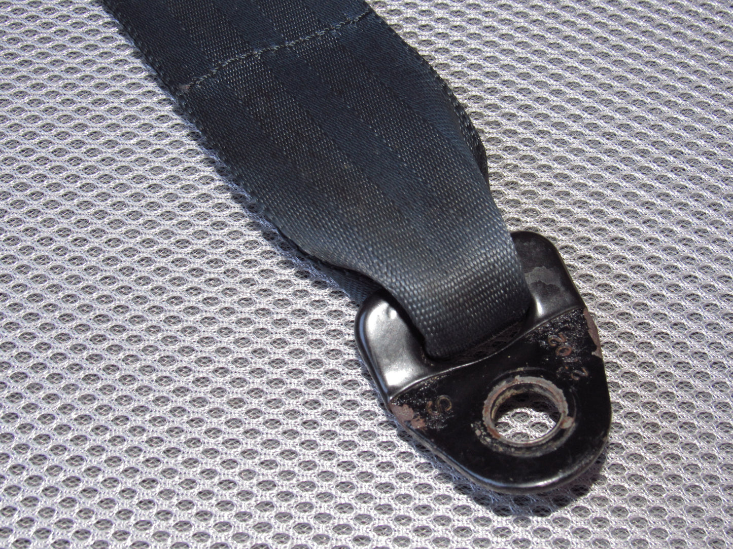 90-95 Nissan Pathfinder OEM Rear Seat Belt Buckle Receiver