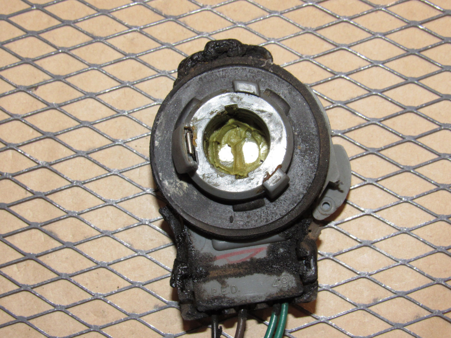 91 92 93 94 95 96 Chevrolet Corvette OEM Outer Tail Light Lamp Bulb Socket - Left