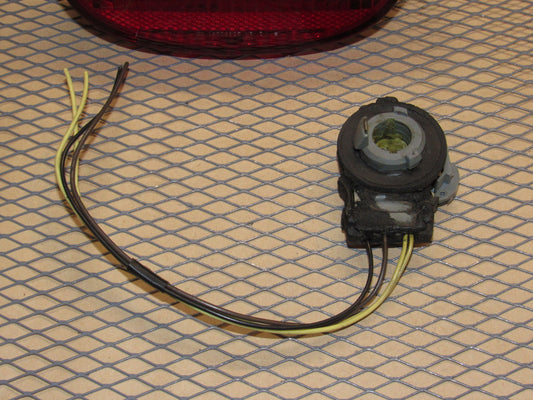 91 92 93 94 95 96 Chevrolet Corvette OEM Outer Tail Light Lamp Bulb Socket - Right