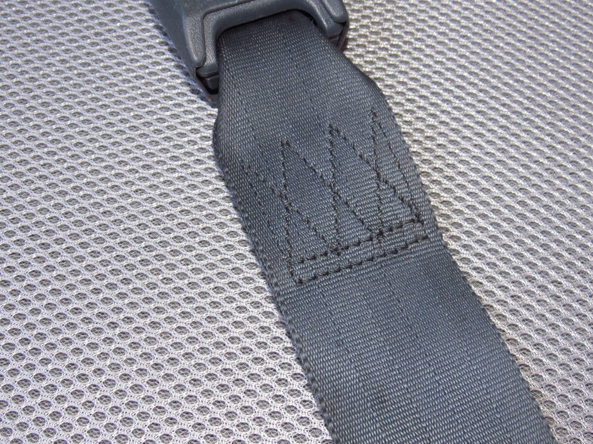 90-95 Nissan Pathfinder OEM Rear Center Seat Belt Buckle Receiver