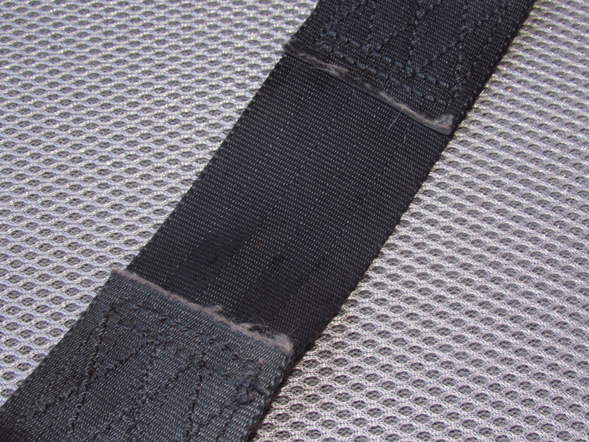 90-95 Nissan Pathfinder OEM Rear Center Seat Belt Buckle Receiver