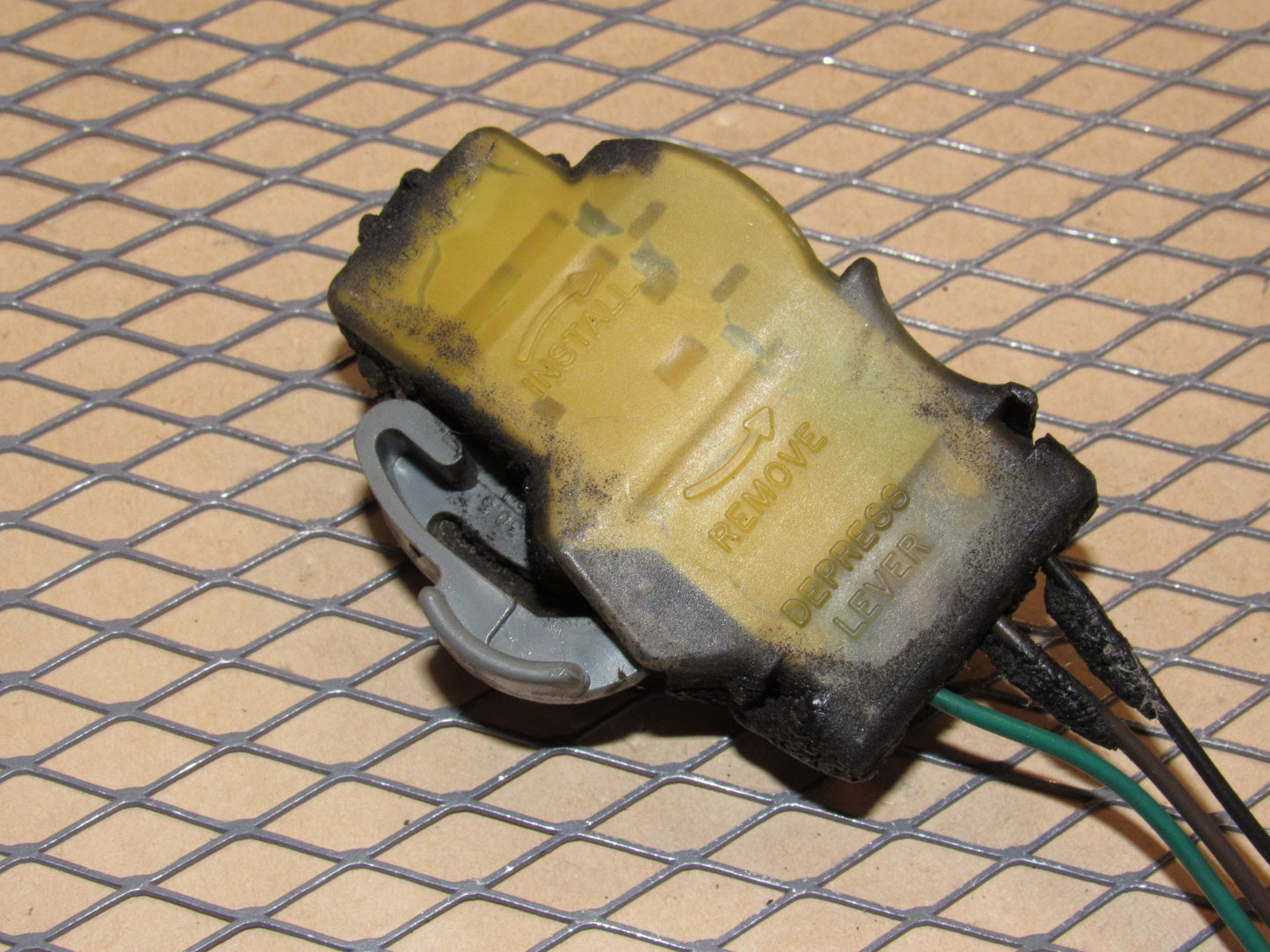 91 92 93 94 95 96 Chevrolet Corvette OEM Inner Tail Light Lamp Bulb Socket - Left