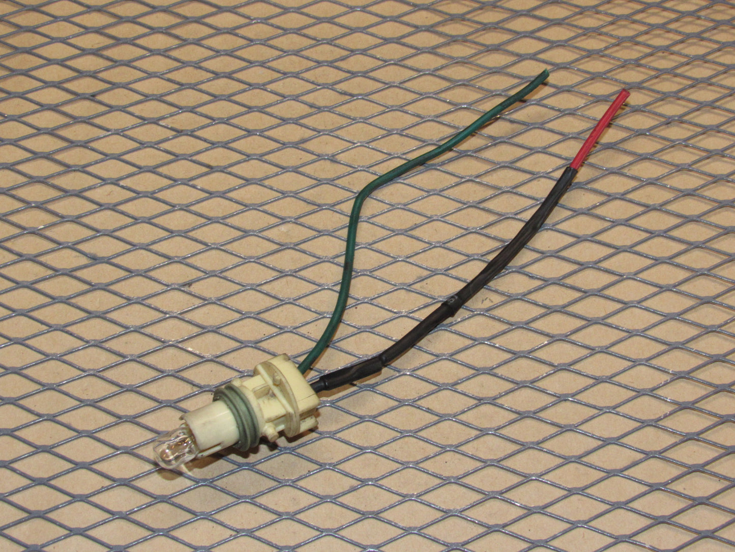 91 92 93 94 95 96 Chevrolet Corvette OEM Front Side Marker Light Bulb Socket