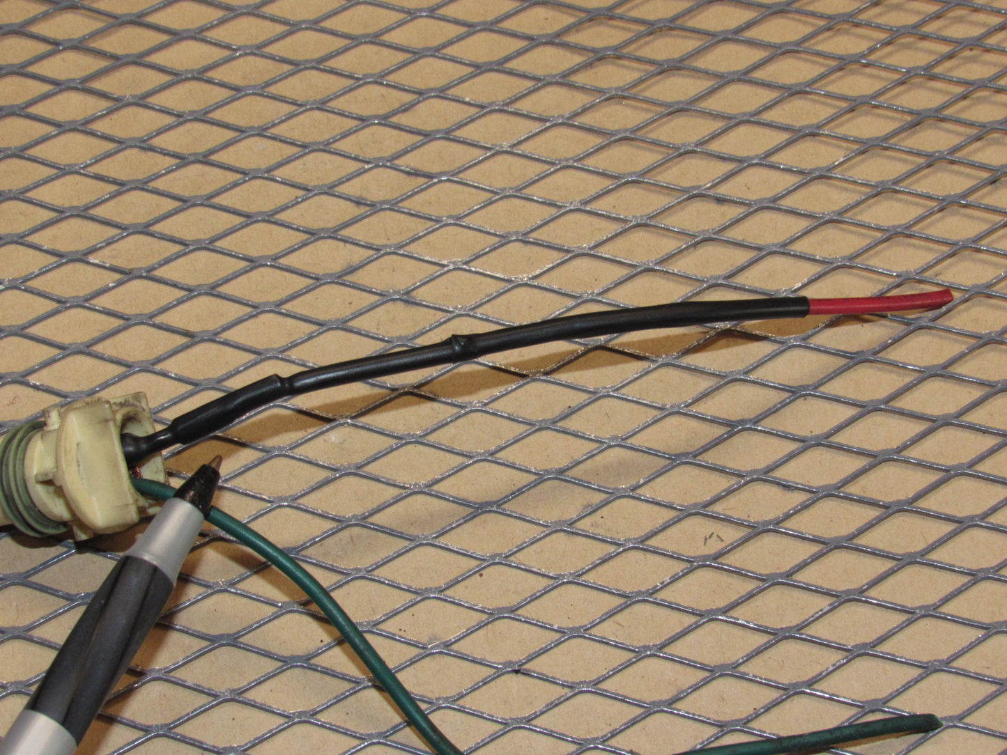 91 92 93 94 95 96 Chevrolet Corvette OEM Front Side Marker Light Bulb Socket