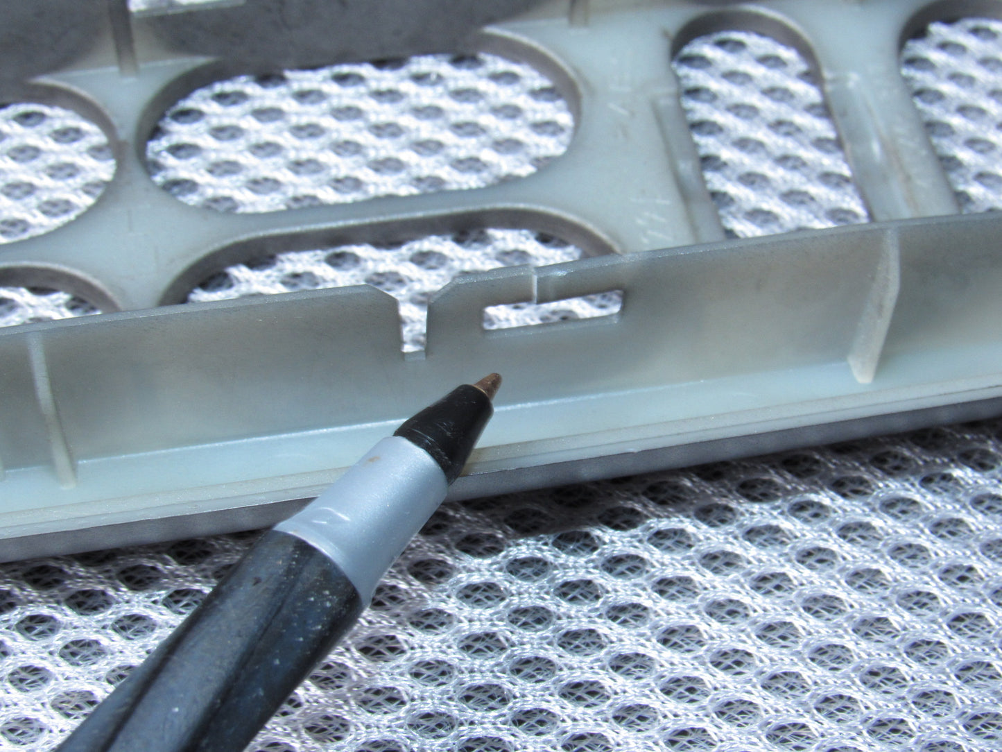 01-07 Ford Escape OEM Front Window Switch Trim Bezel - Left