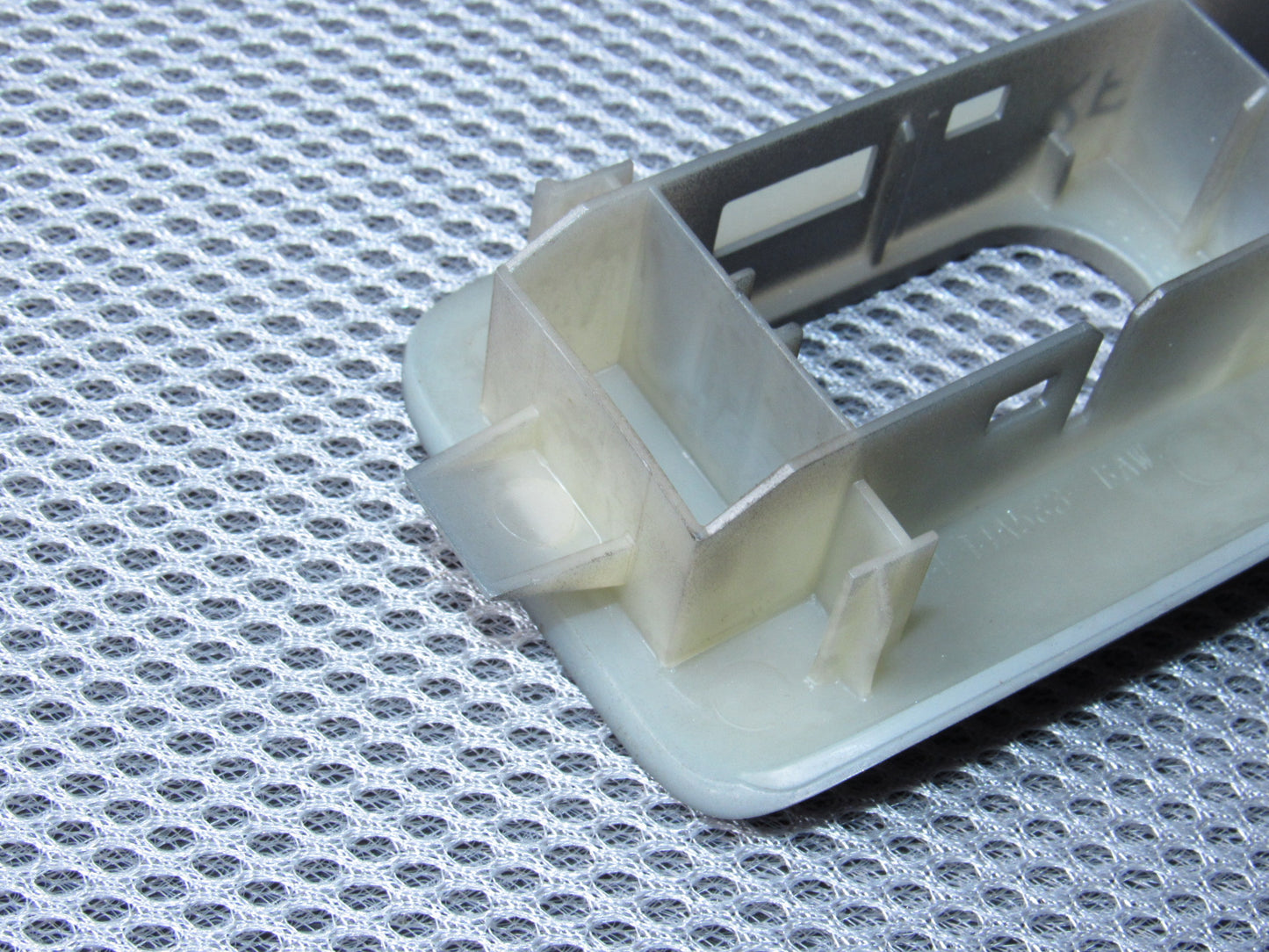 01-07 Ford Escape OEM Front Window Switch Trim Bezel - Right