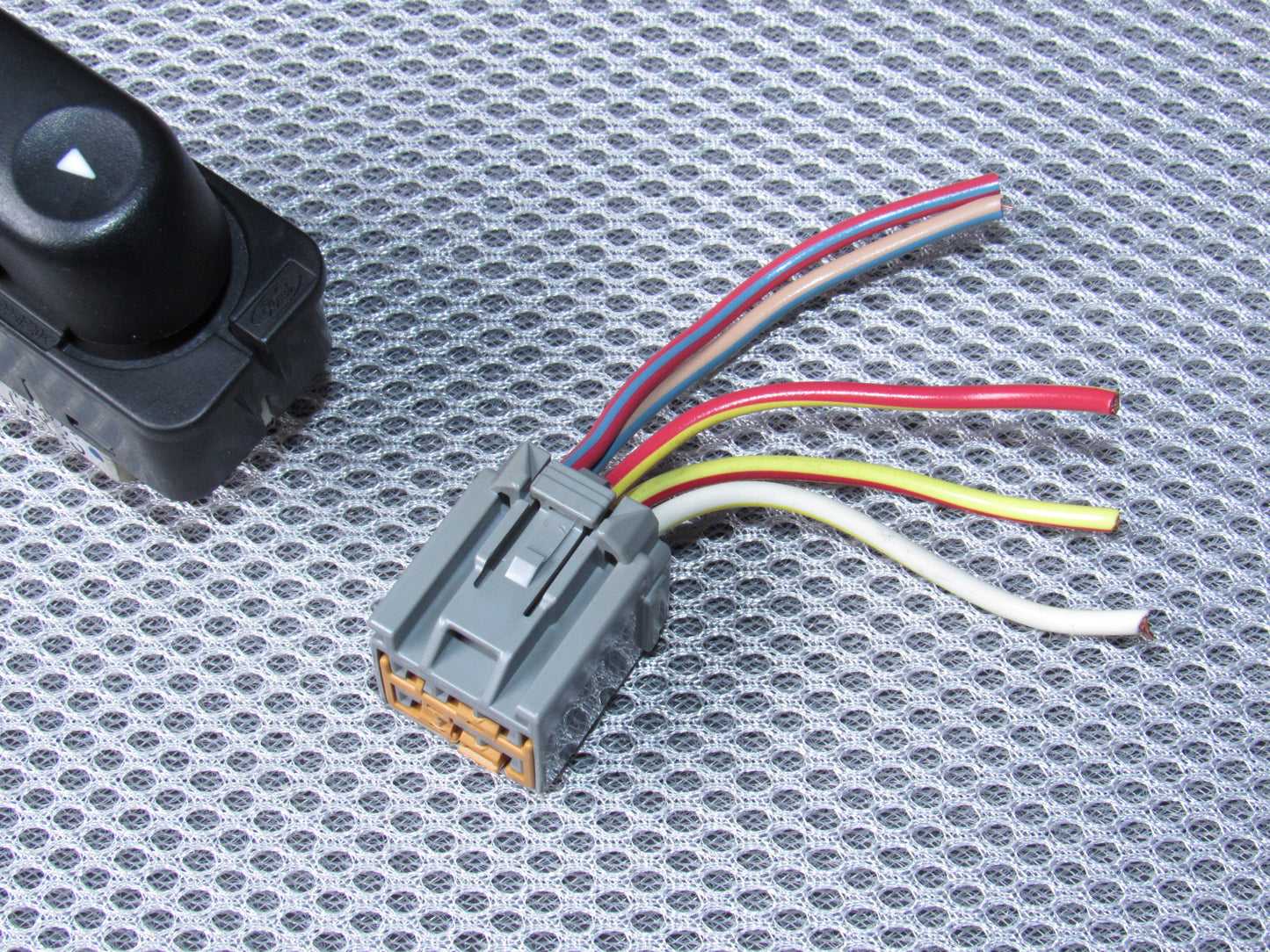 01-07 Ford Escape OEM Front Window Switch Pigtail Harness Connector - Right