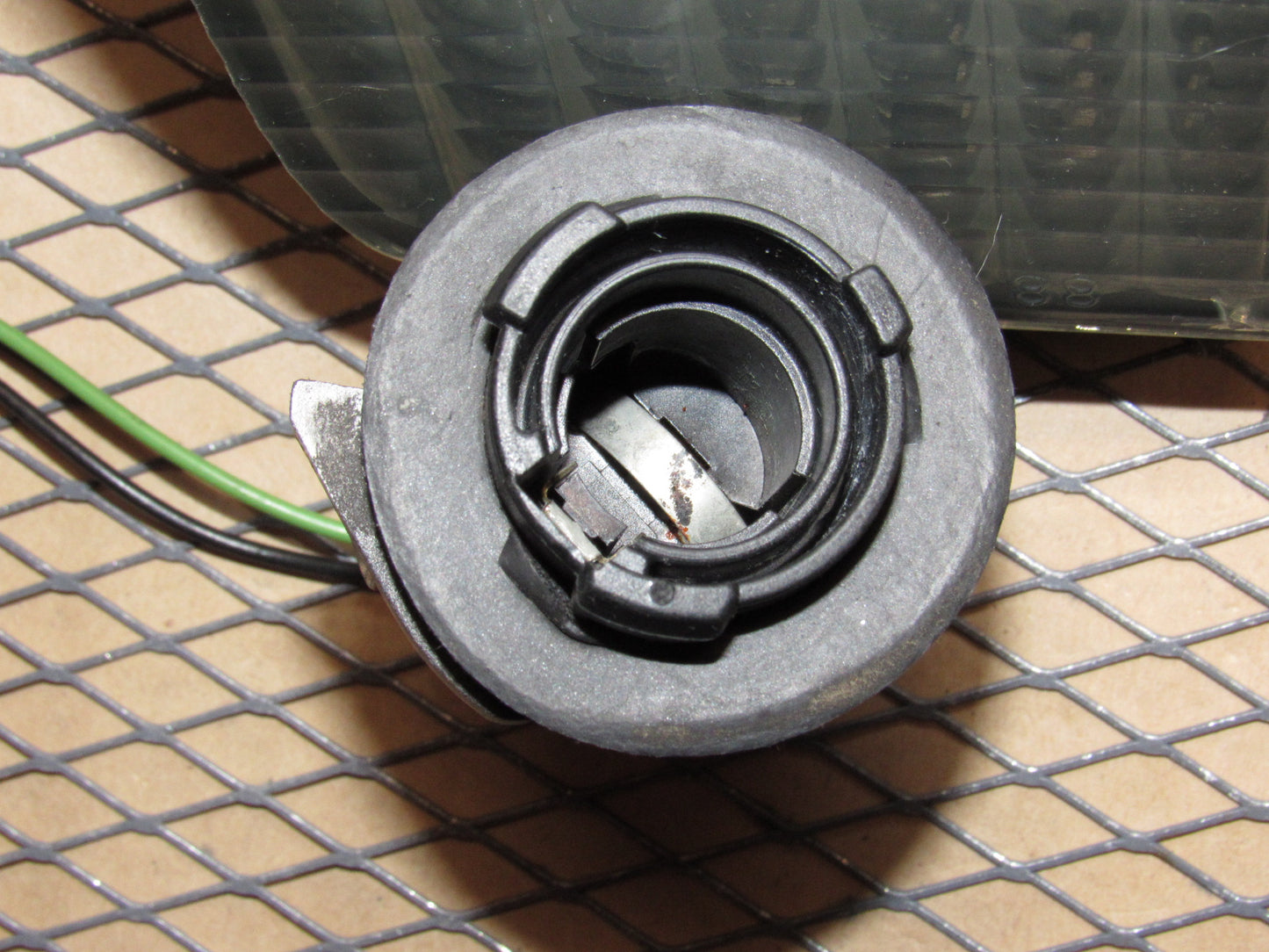 91 92 93 94 95 96 Chevrolet Corvette OEM Reverse Light Lamp Bulb Socket