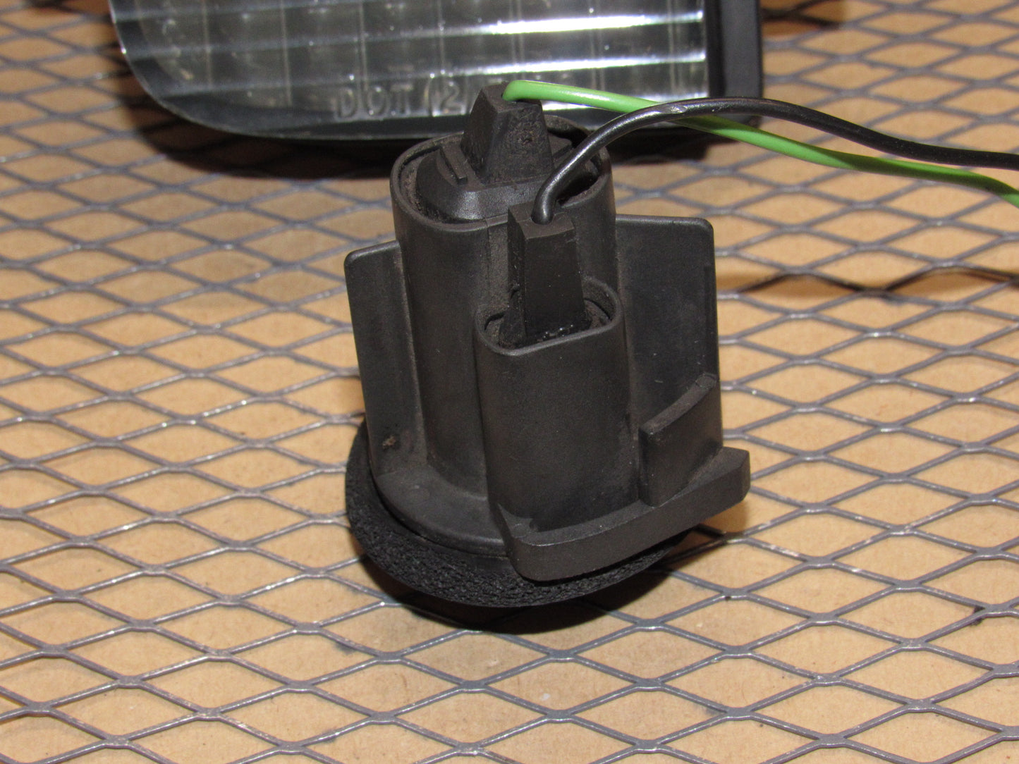 91 92 93 94 95 96 Chevrolet Corvette OEM Reverse Light Lamp Bulb Socket