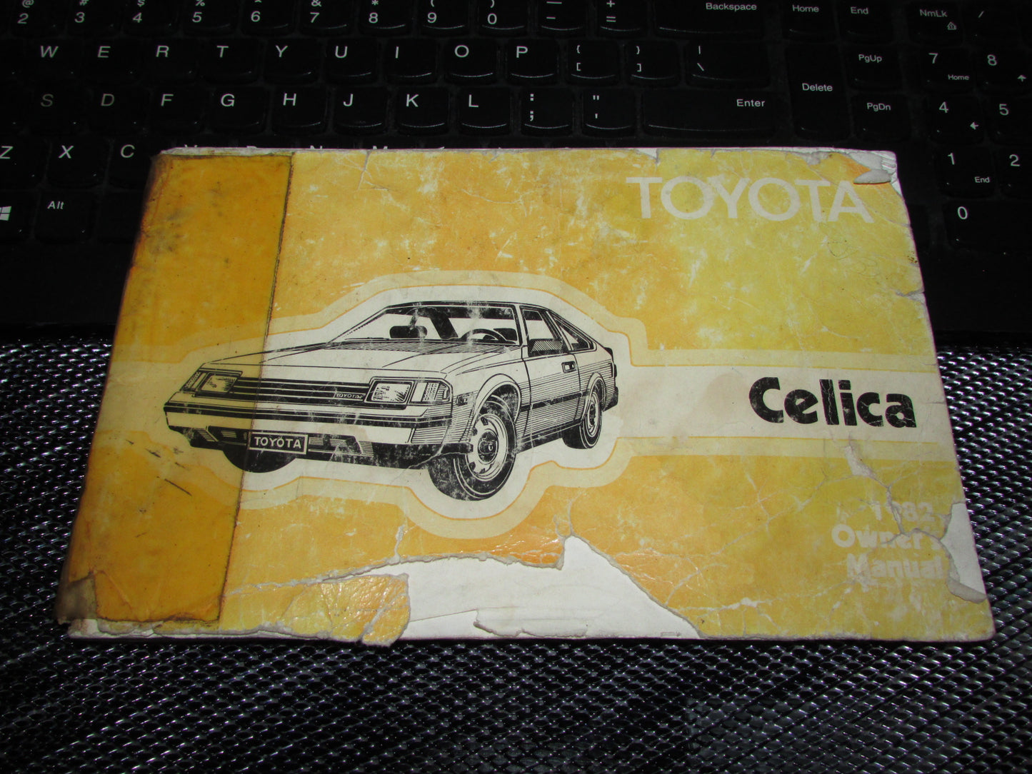 Toyota Celica (1982) Owners Manual