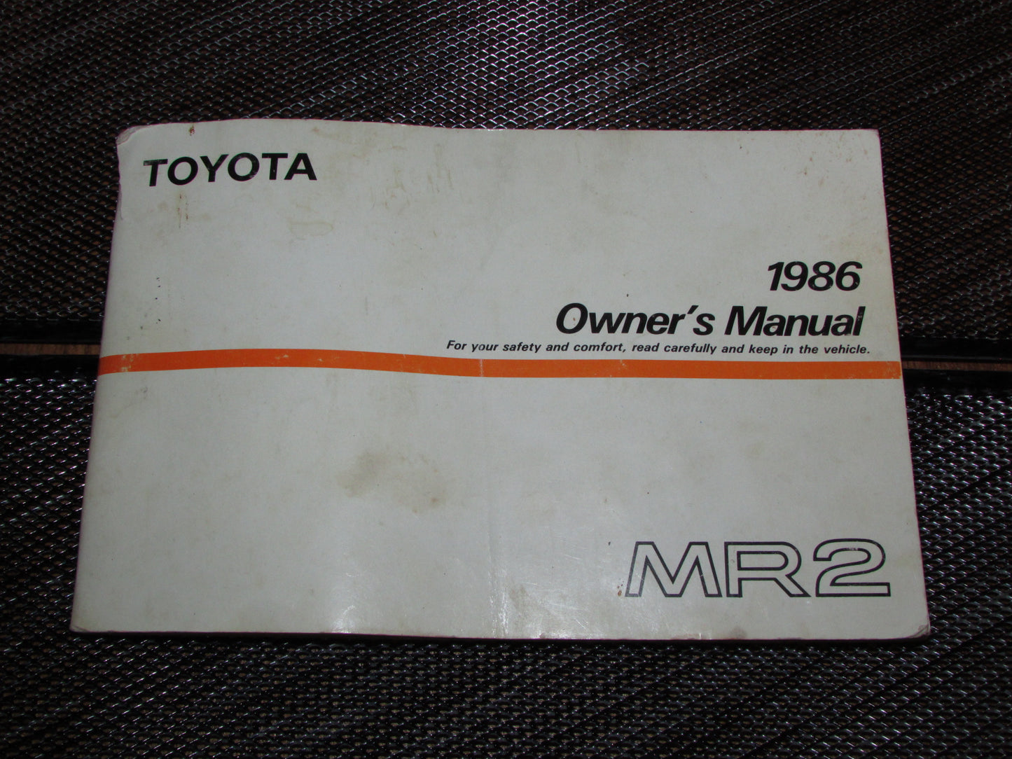 Toyota MR2 (1986) Owners Manual