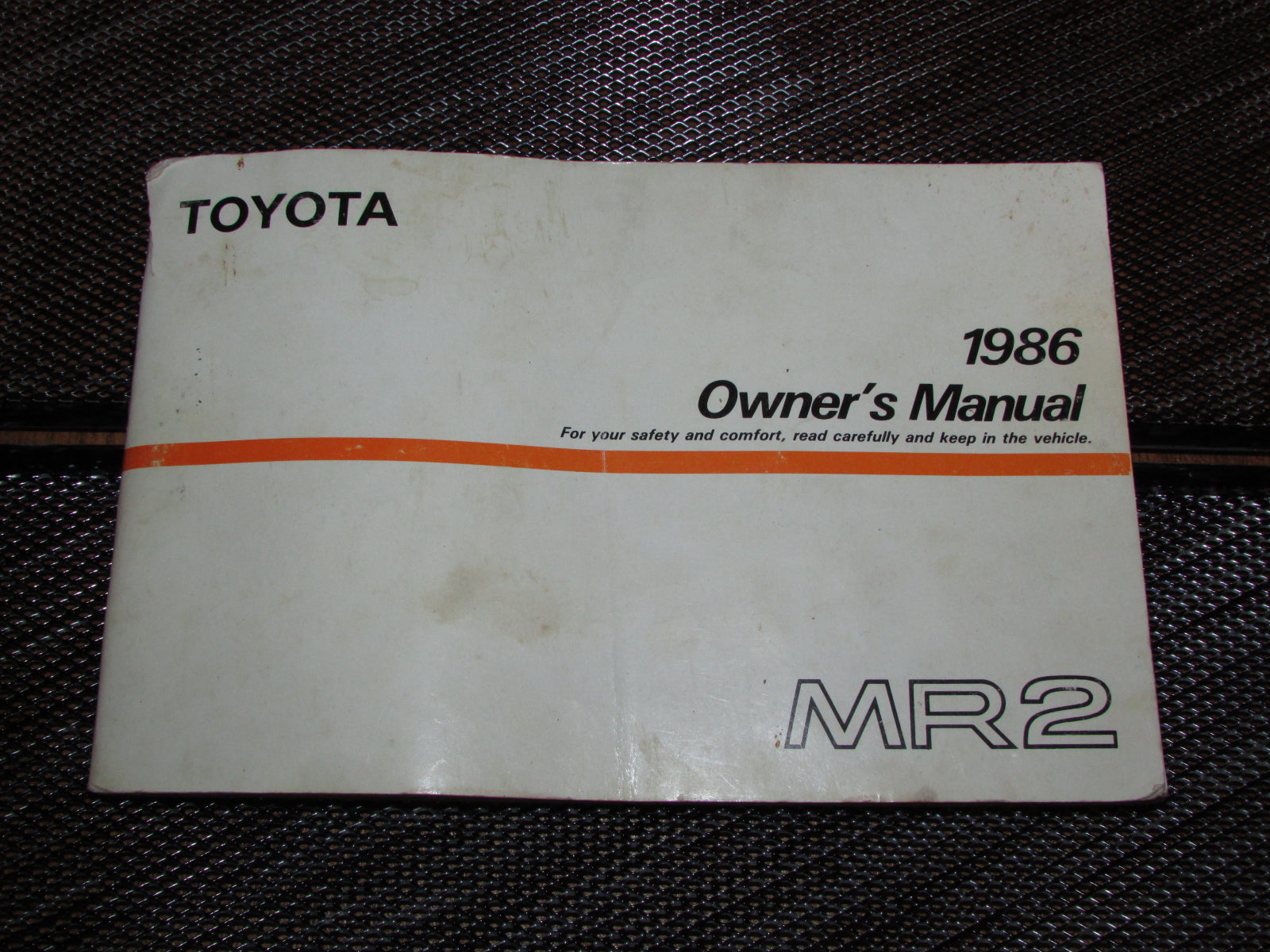 Toyota MR2 (1986) Owners Manual