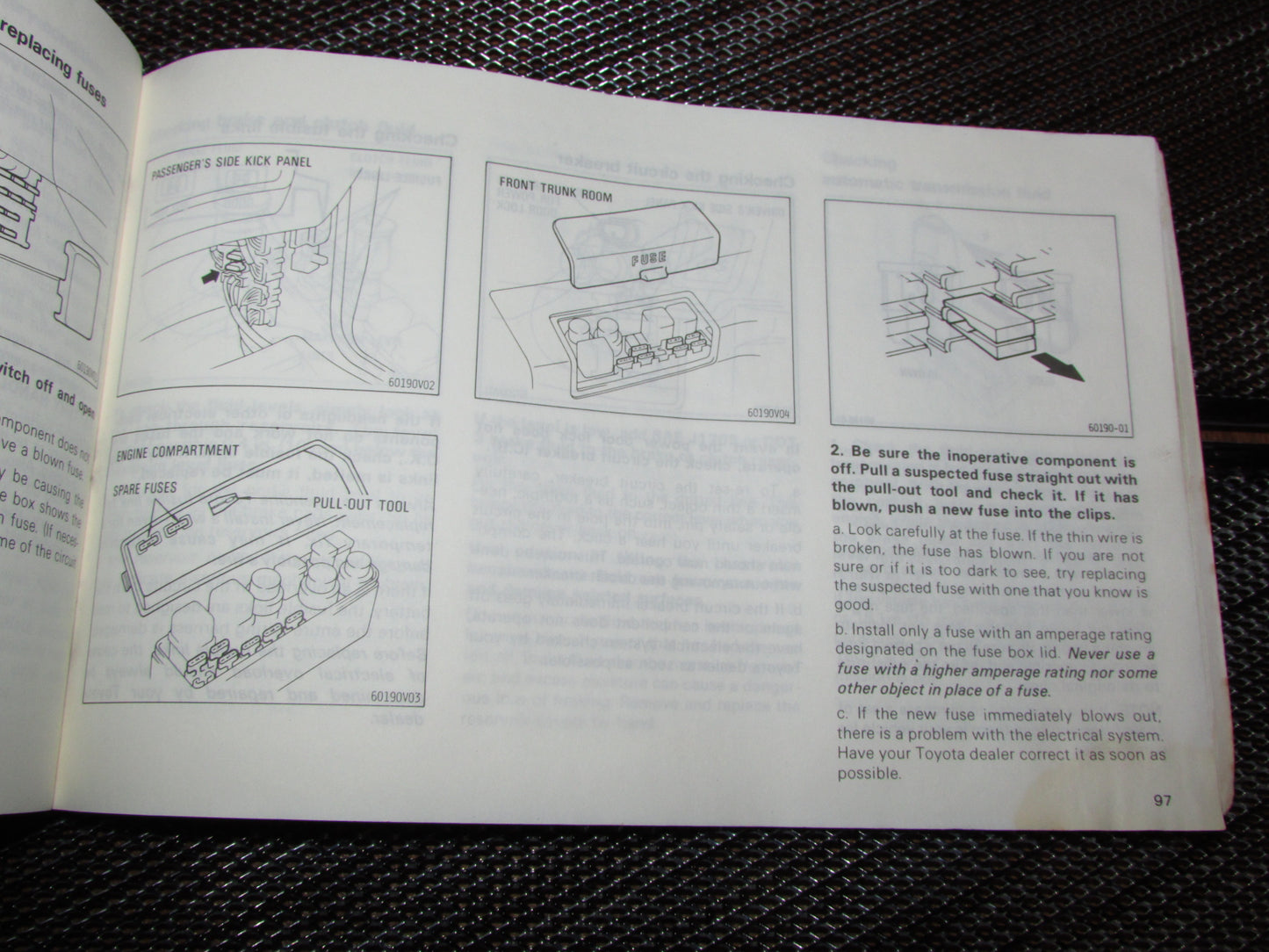 Toyota MR2 (1986) Owners Manual
