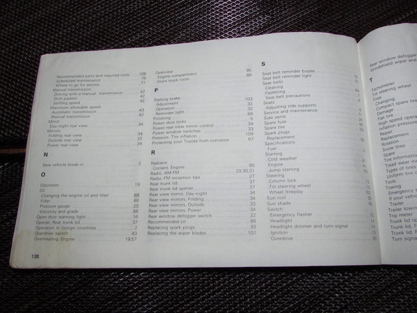 Toyota MR2 (1986) Owners Manual