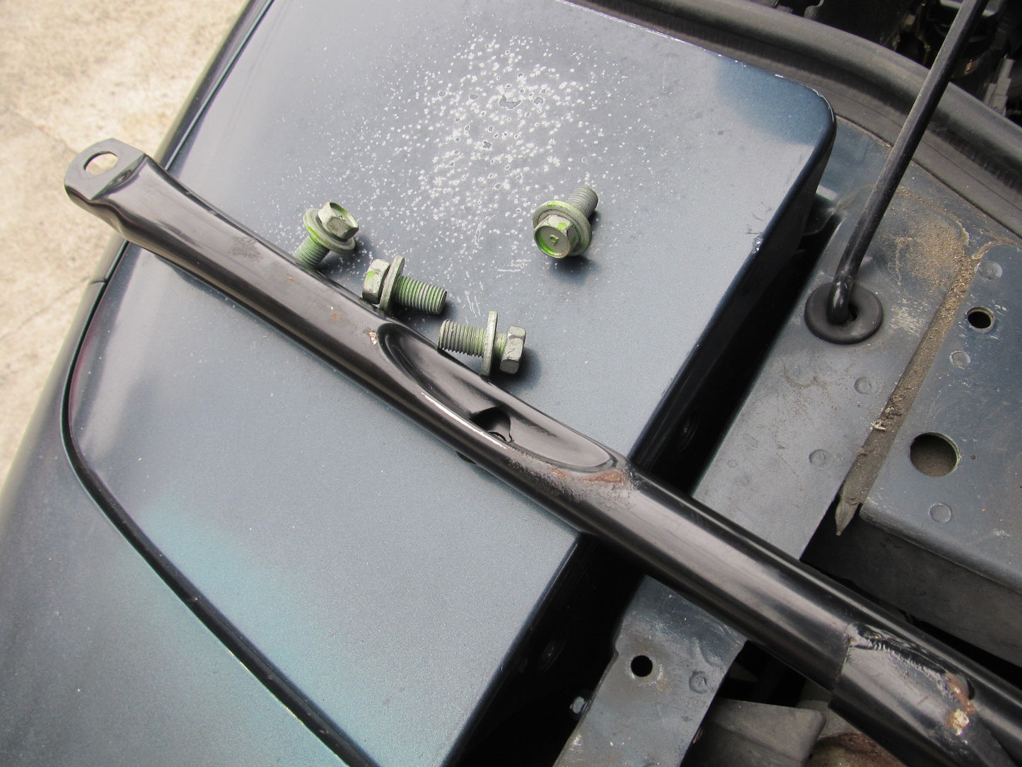 91 92 93 94 95 Toyota MR2 OEM Front Strut Tower Bar