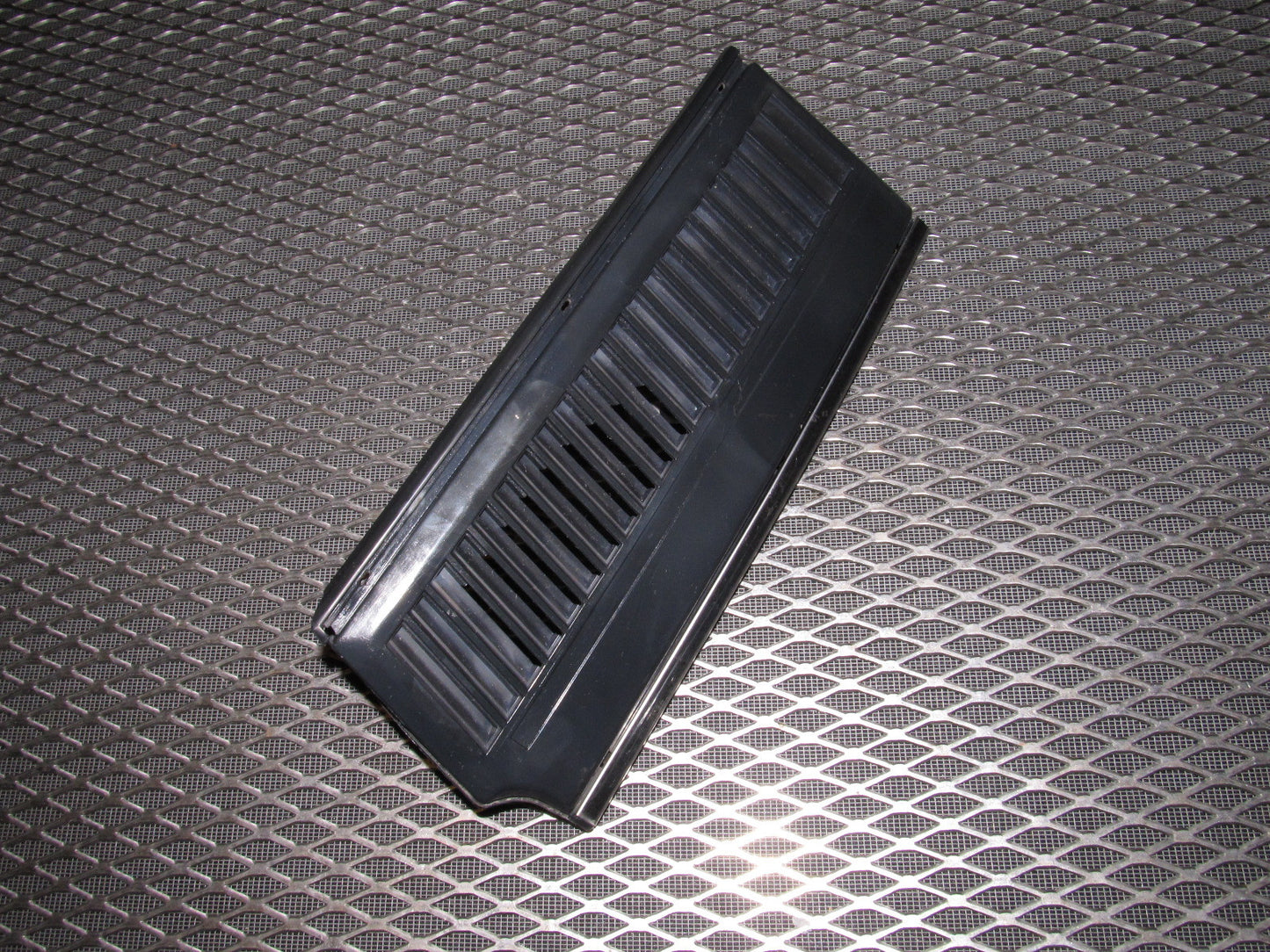 81 82 83 Datsun 280zx OEM Exterior Side Vent Air Grille - Right