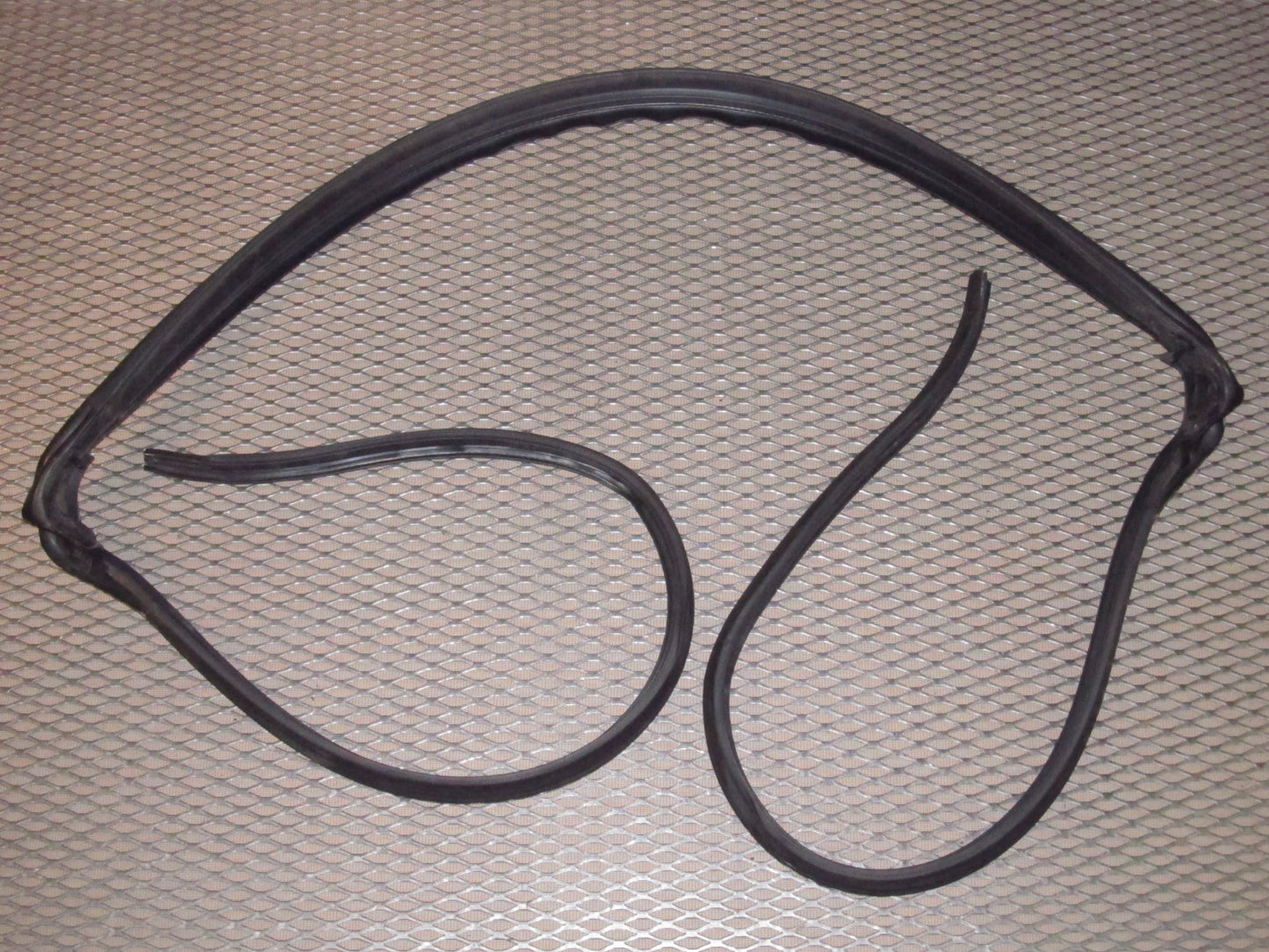 94 95 96 97 Mazda Miata OEM Front Windshield Convertible Weather Stripping