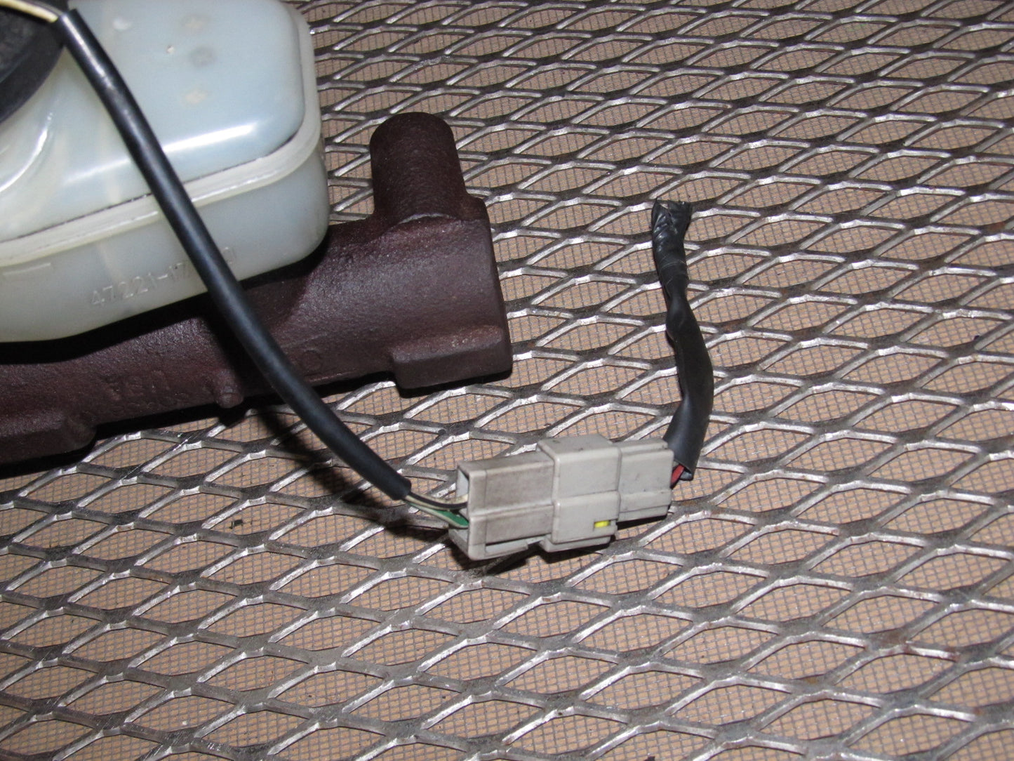 91 92 93 94 95 Toyota MR2 OEM Brake Master Cylinder Level Sensor Pigtail Harness