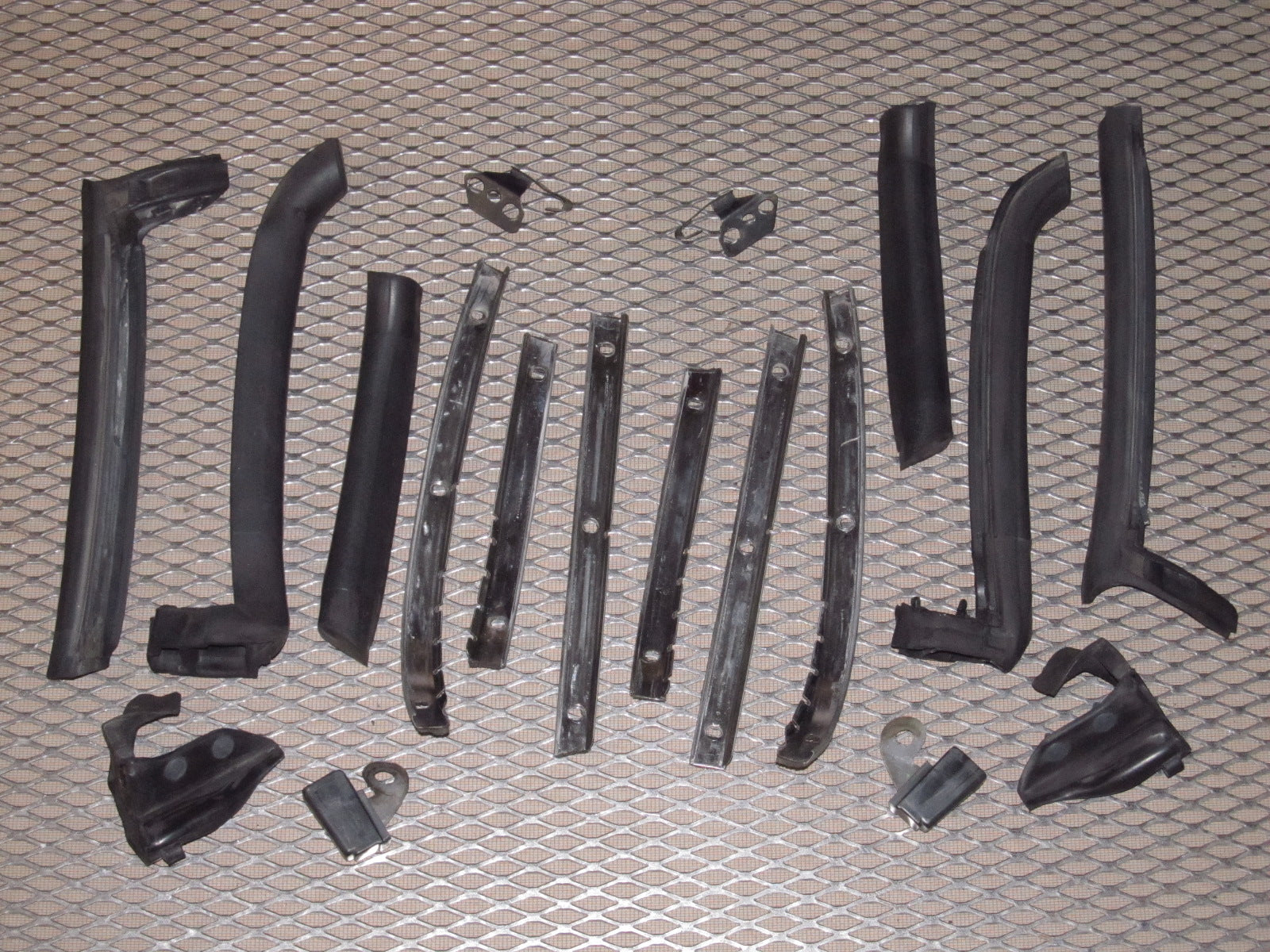 94 95 96 97 Mazda Miata OEM Convertible Soft Top Moulding Stripping