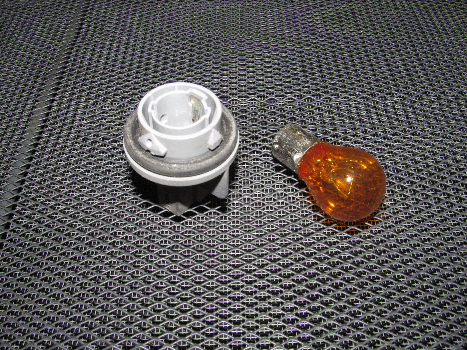 92 93 94 95 96 Honda Prelude OEM Front Turn Signal Bulb Socket